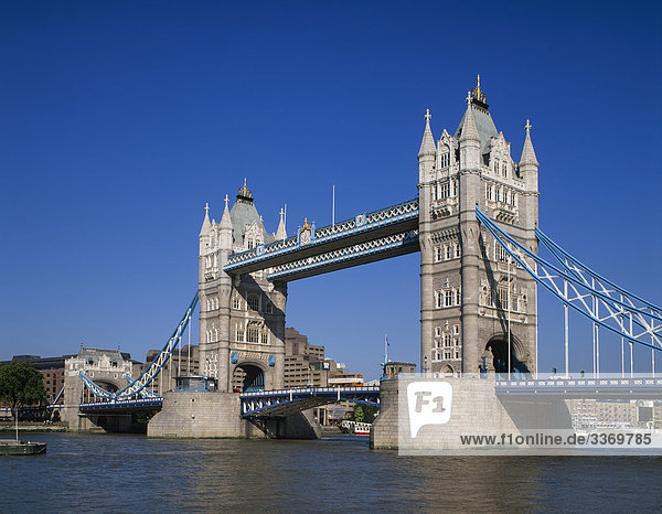 10871522  Tower Bridge  Themse  Themse  Brücke  London  England  Vereinigtes Königreich  Großbritannien  Großbritannien  Hauptstadt  Stadt  Ikone  Ingenieurwesen  niemand  Tag  horizontal