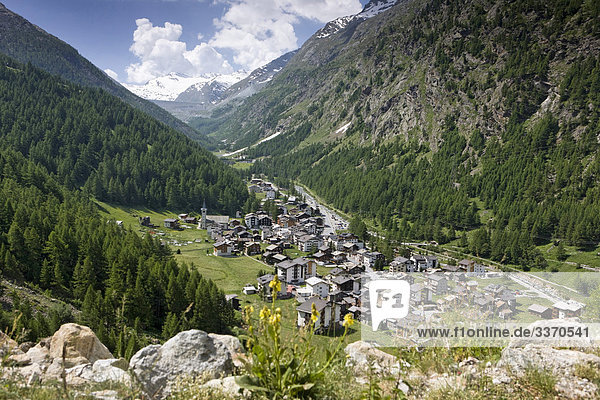 Landschaftlich schön landschaftlich reizvoll Stein Tal Natur Wiese Platz schweizerisch Schweiz Kanton Wallis