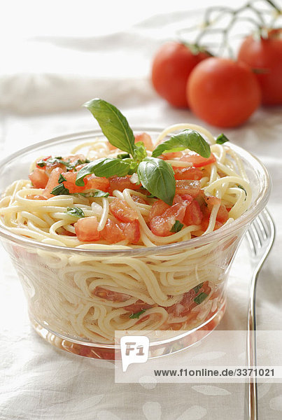Spaghetti mit raw Tomaten