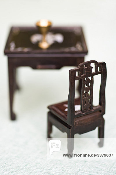 Miniatur Stuhl und Tisch