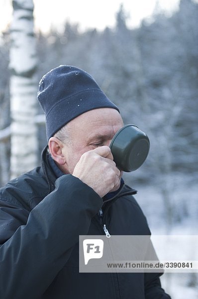 Ein Mann trinken  Schweden.