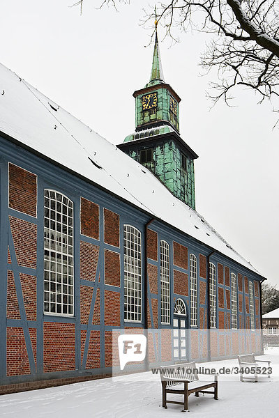 Kirche im Winter  Hamburg  Deutschland