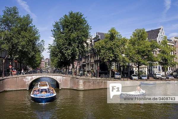 Boote auf der Herengracht  Amsterdam  Niederlandem Erhöhte Ansicht