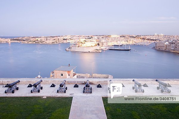 View from the Upper Barracca Gardens to Senglea  Valletta  Malta  Europe