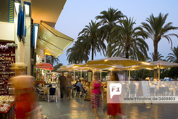 Restaurants an einer Promenade  Sant Antoni de Portmany  Ibiza  Spanien