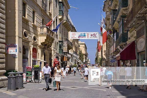 Einkaufsstraße in Valletta  Malta  Erhöhte Ansicht
