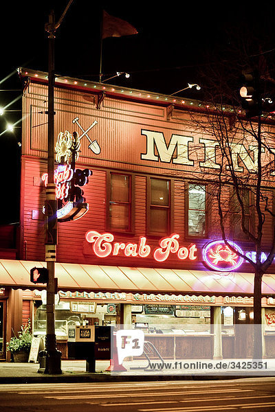 Restaurant in Seattle bei Nacht  USA
