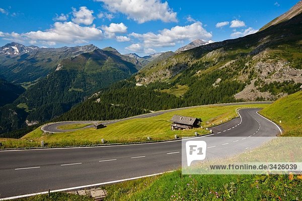 Österreich  Blick von der Großglockner Hochalpenstraße auf die Alpen