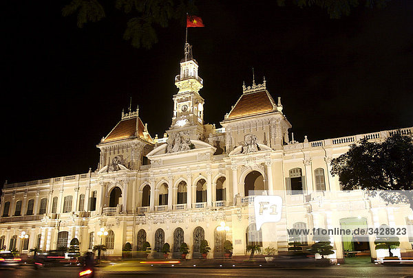 Rathaus bei Nacht  Ho-Chi-Minh-Stadt  Vietnam