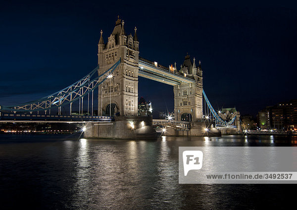 Tower Bridge und Themse  London  England  UK  Europa