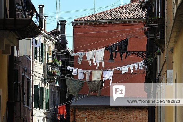 Kleidung auf Wäscheleine  Venedig  Italien  Europa