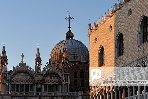 Markusdom und Dogenpalast  Venedig  Italien  Europa