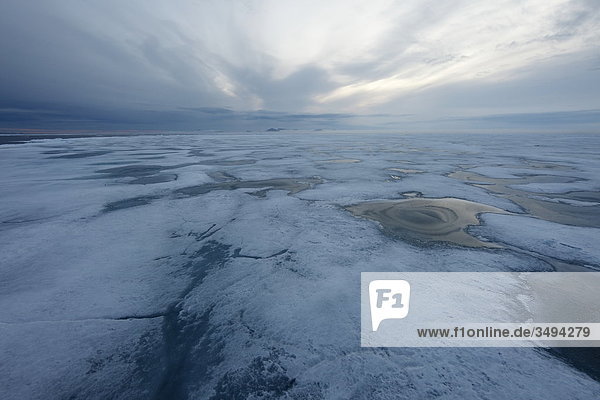 Eisschollen im Nordpolarmeer  Spitzbergen  Norwegen  Europa