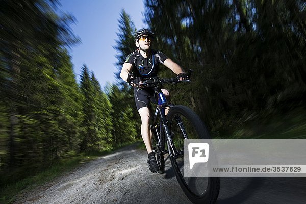 Radfahrer mit ein Mountainbike  Schweden