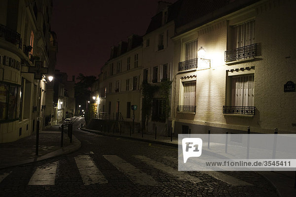Frankreich  Paris  Montmartre  Rue Cortot bei Nacht