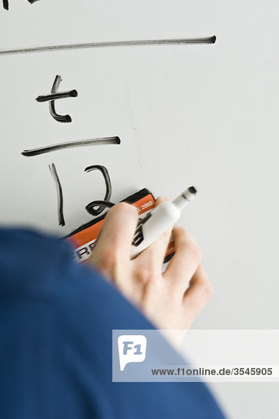 Gleichung auf Whiteboard schreiben