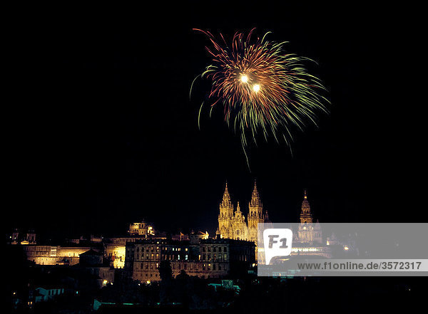 Feuerwerk  Heiliges Compostelanisches Jahr  Santiago de Compostela  Galicien  Spanien  Europa