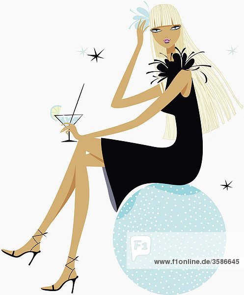 Glamouröse Frau trinkt einen Cocktail
