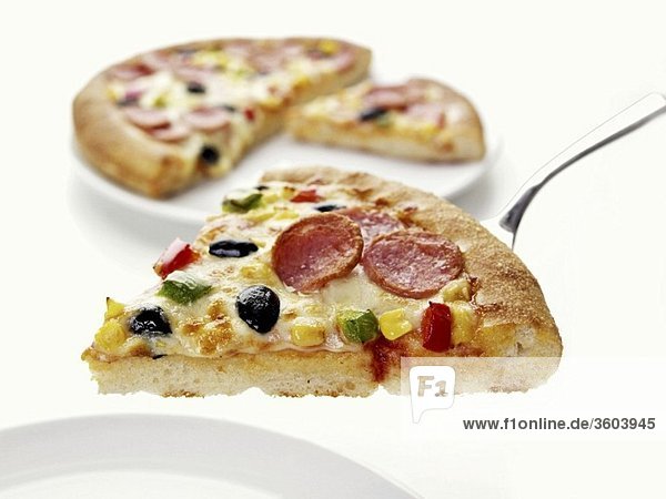 Pizza mit Salami