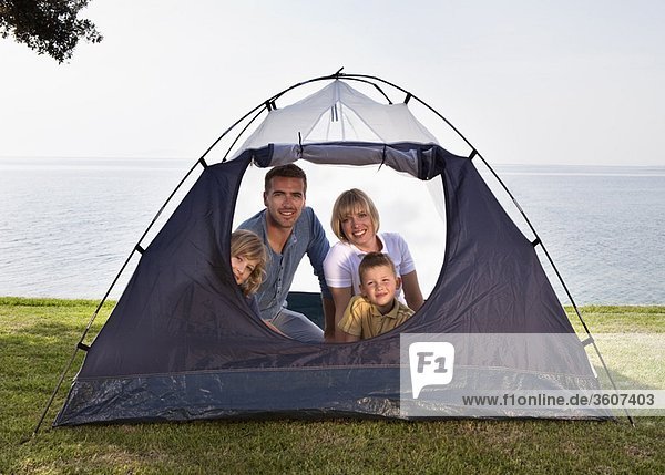Familiencamping mit Zelt am Meer