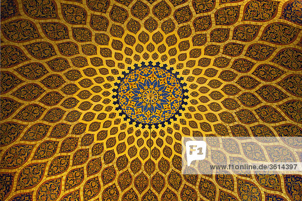 Dubai  Vereinigte Arabische Emirate  Nahost  Vereinigte Arabische Emirate  Mittlerer Osten  Ibn Batuta  Persien Gericht  Ornament  Dekoration  gelb  Mall  Kunst  Skill  Reisen  Sehenswürdigkeit  Wahrzeichen