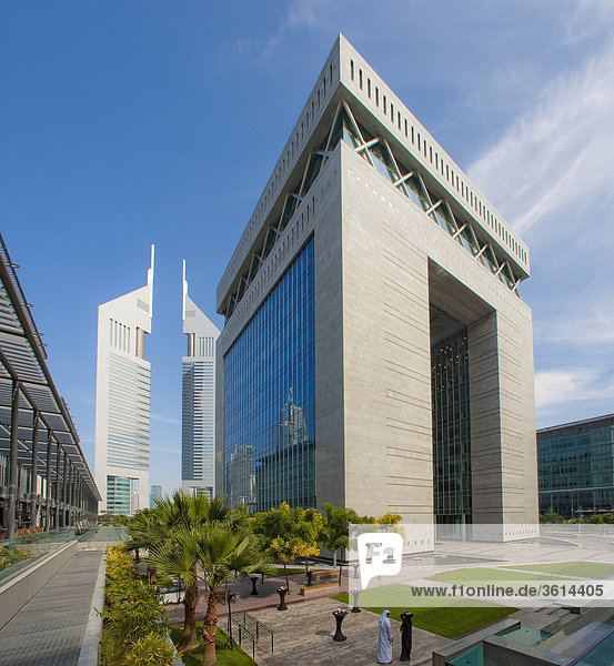 Dubai  Vereinigte Arabische Emirate  Mittlerer Osten  Vereinigte Arabische Emirate  Mittlerer Osten  Emirates Towers  Finance Trading Centre  Tor  Tor  Architektur  Reisen  platzieren von Interesse  Wahrzeichen