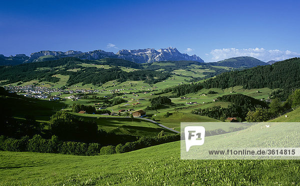 Landschaftlich schön landschaftlich reizvoll Berg Landwirtschaft Reise Feld Alpen Wiese Schweiz Tourismus