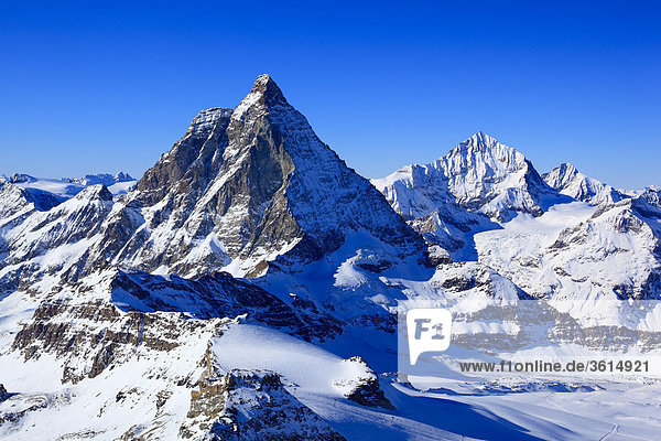 Alpen  Aussicht Klein Matterhorn  Matterhorn - 4478 m  Dent Blanche - 4357 m  Wallis  Schweiz