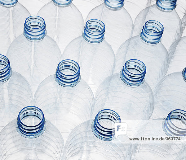 Plastikflaschen bereit zum Recycling