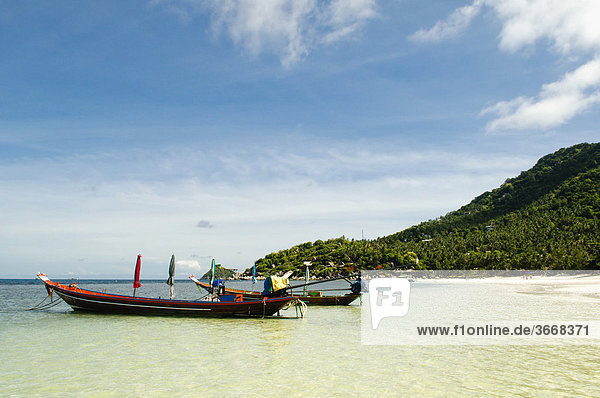 Boot  Sandstrand  türkises Meer  Koh Tao  Thailand  Asien