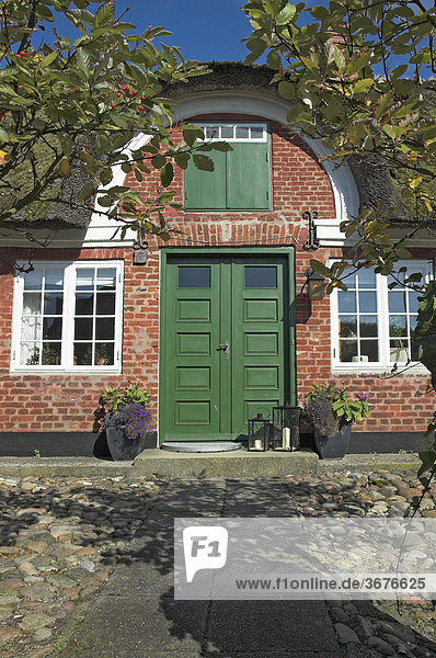 Eingang eines typischen alten Hauses in Sönderho auf der Insel Fanö in Dänemark