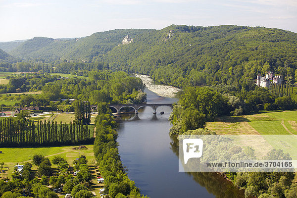 Dordogne Fluss  bei Beynac-et-Cazenac  Dordogne  Aquitanien  Südfrankreich  Frankreich  Europa
