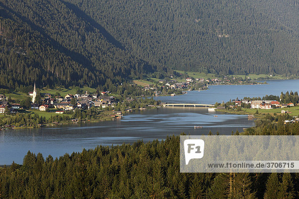 Techendorf village  Weissensee Lake  view from Franz-Josefs-Hoehe  Gailtaler Alps  Carinthia  Austria  Europe