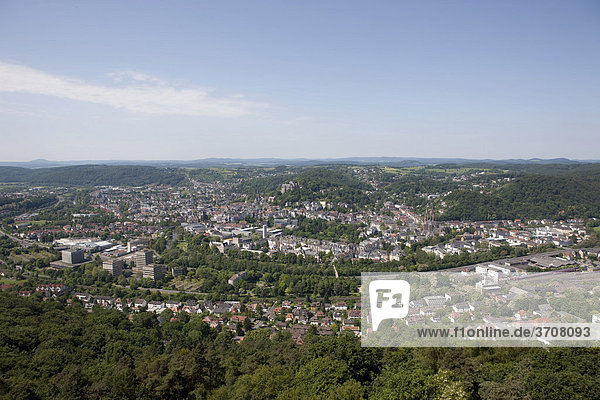 Blick vom Spiegelslustturm auf die Marburger Innenstadt  den Marburger Rücken und das Gladenbacher Bergland  Marburg  Hessen  Deutschland  Europa