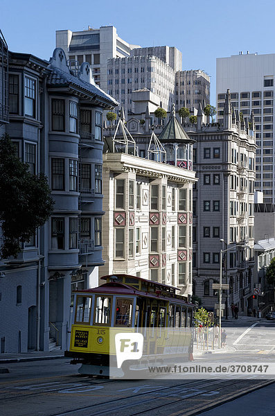 Cable Car in der Powell Street  Ecke Pine Street  San Francisco  Kalifornien  USA