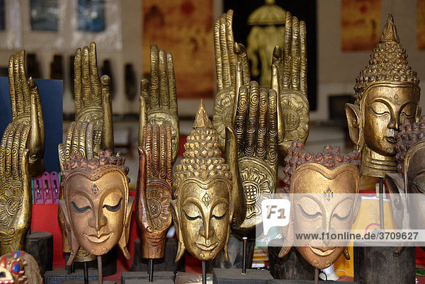 Souvenirs  Masken Buddhas  Gesicht  Hand  Vientiane  Laos  Südostasien  Asien
