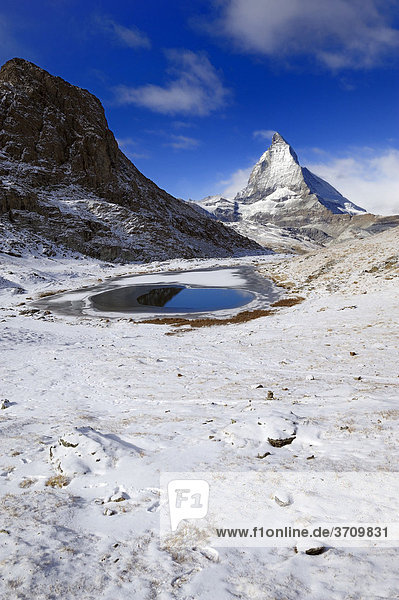 Riffelsee mit Matterhorn  Zermatt  Wallis  Schweiz  Europa