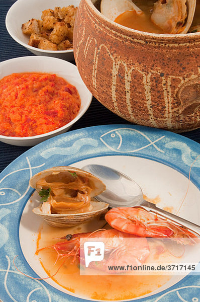 Bouillabaisse Meeresfrüchte-Eintopf