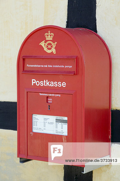 An der Wand hängender Briefkasten  Dänemark