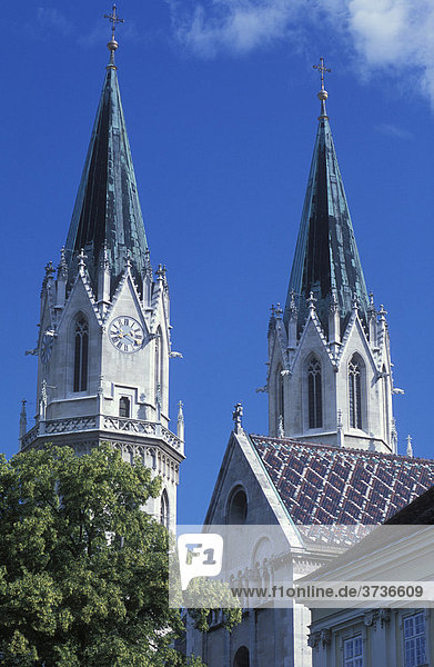 Türme der Stiftskirche Stift Klosterneuburg Klosterneuburg bei Wien Österreich Europa