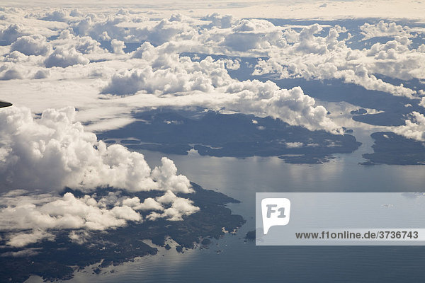 Luftaufnahme  Wolkenformationen  Inside Passage bei Ketchikan  Südost-Alaska  Alaska  USA  Nordamerika