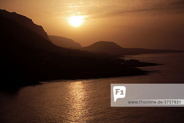 Sonnenuntergang bei Garachico  Teneriffa  Kanarische Inseln  Spanien  Europa