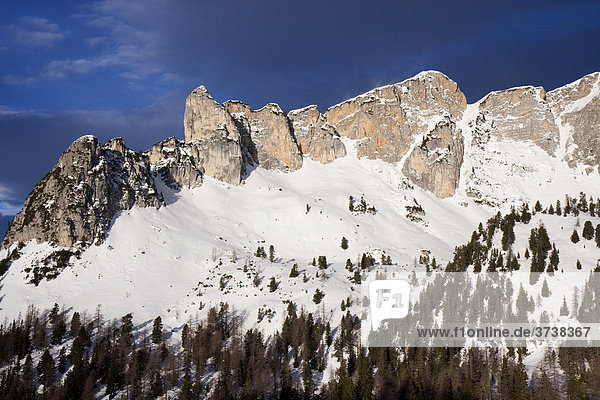 Dalfazer-Joch Chine in winter  Rofen  Achensee  Tyrol  Austria  Europe