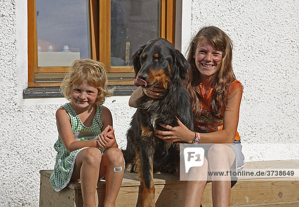 Mädchen mit Hund