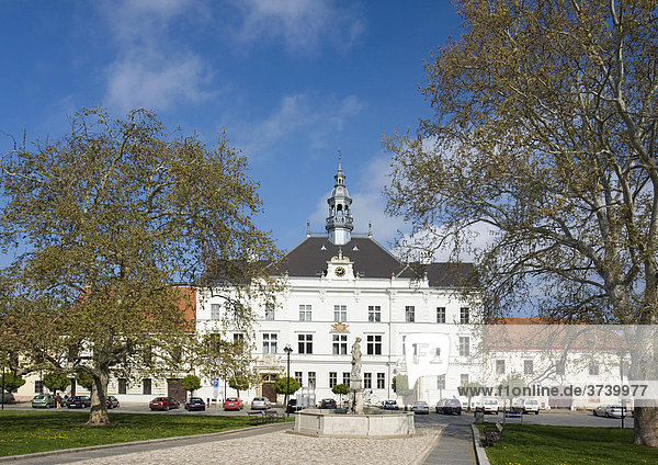 Rathaus in Valtice  Breclav-Distrikt  Süd-Mähren  Tschechische Republik  Europa