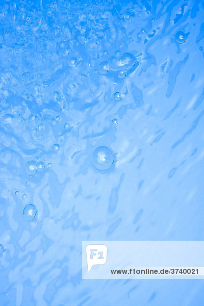 Blaue Wasseroberfläche als Hintergrund