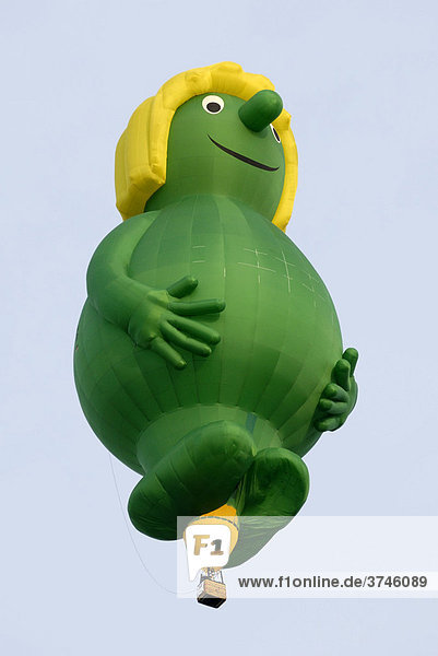 Heißluftballon in Form einer grünen Figur  Balloon Sail  Kieler Woche 2008  Kiel  Schleswig-Holstein  Deutschland  Europa