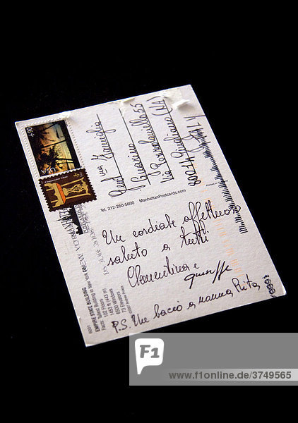 Rückseite einer handbeschriebenen Postkarte  die aus den USA nach Italien  Europa  geschickt wurde