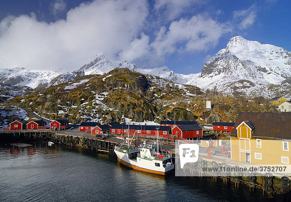 Nussfjord fishing village  Lofoten Archipelago  Norway  Scandinavia