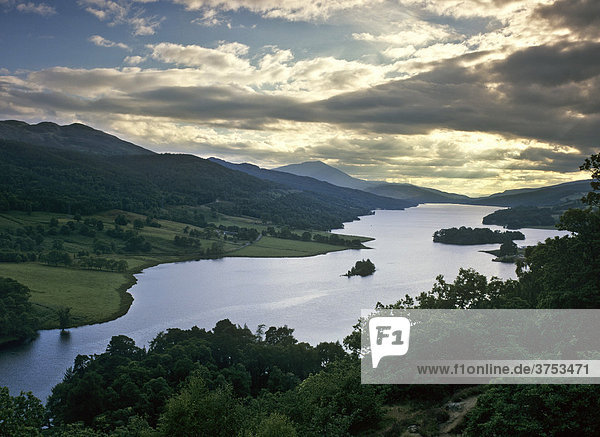 Blick vom Queens View auf Loch Tummel  Schottland  Großbritannien